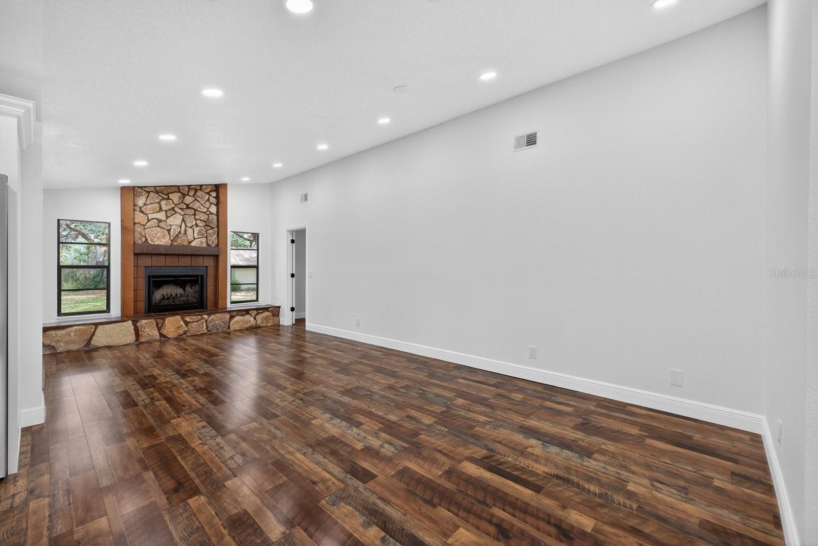 BAY WOODS-UNIT I - Residential