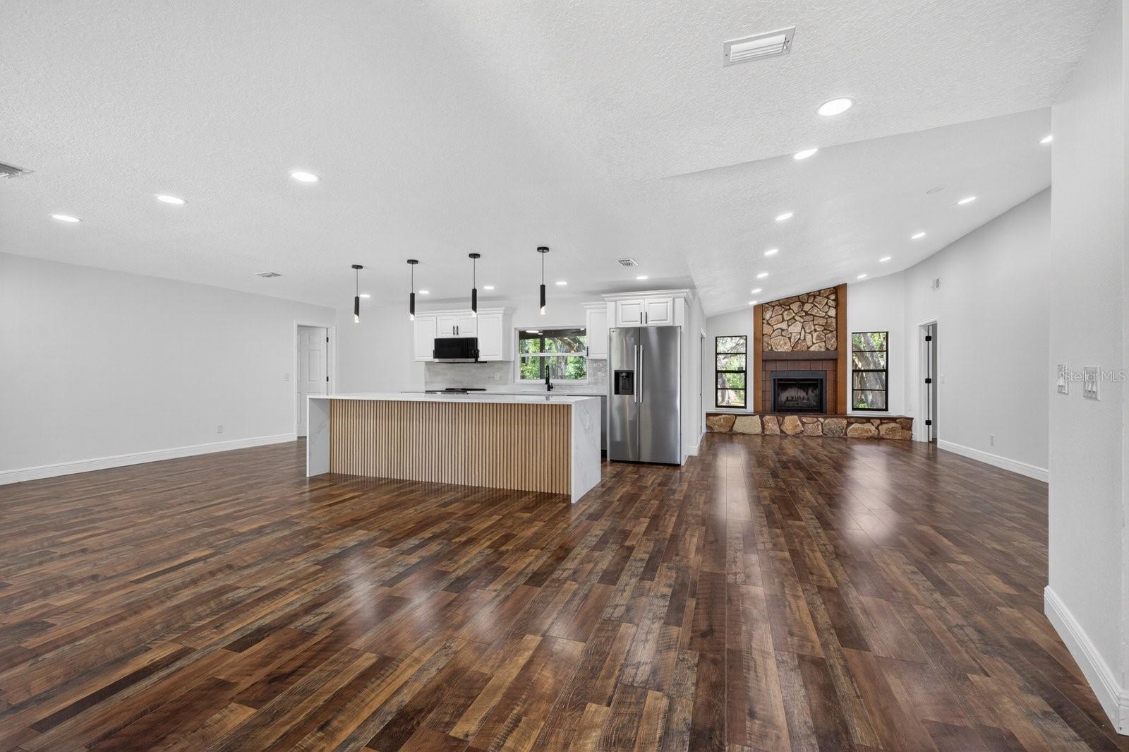 BAY WOODS-UNIT I - Residential