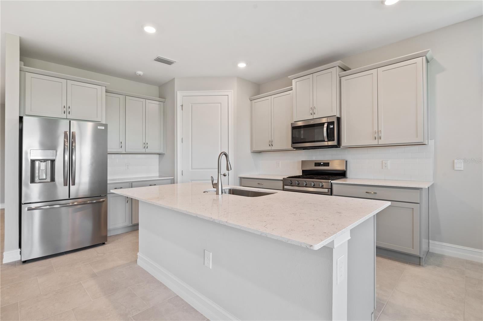 17740 SHADE TREE LOOP, PUNTA GORDA, FL, 33982 1 17740 SHADE TREE LOOP