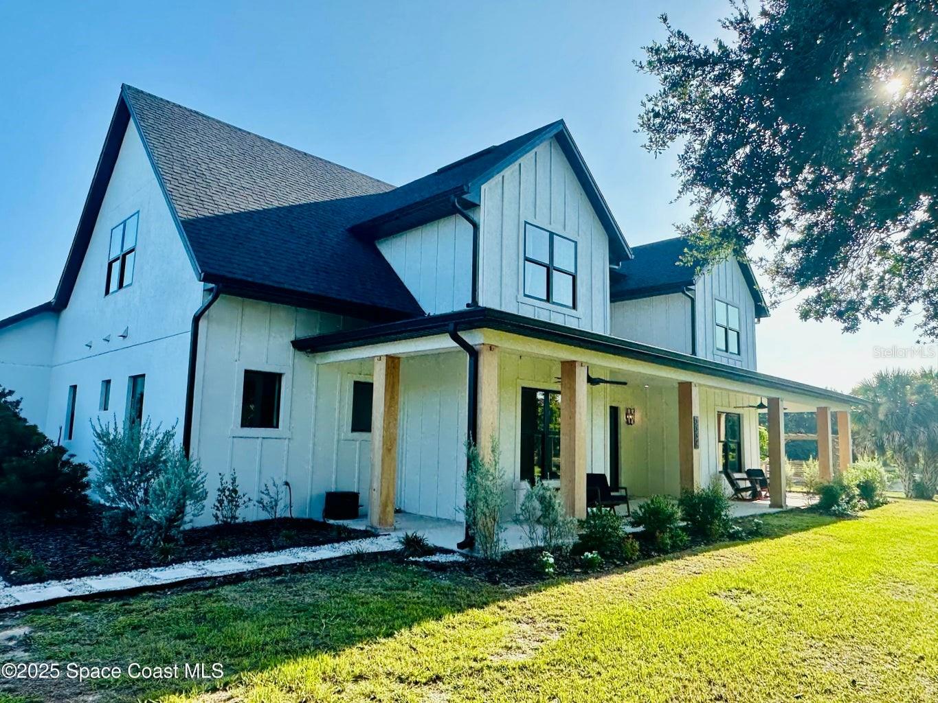 3334 N TROPICAL TRAIL