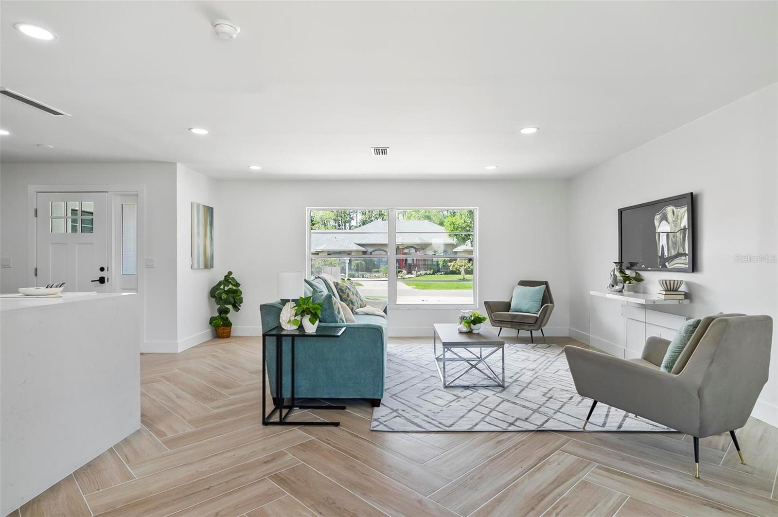 104 FOXHALL LANE