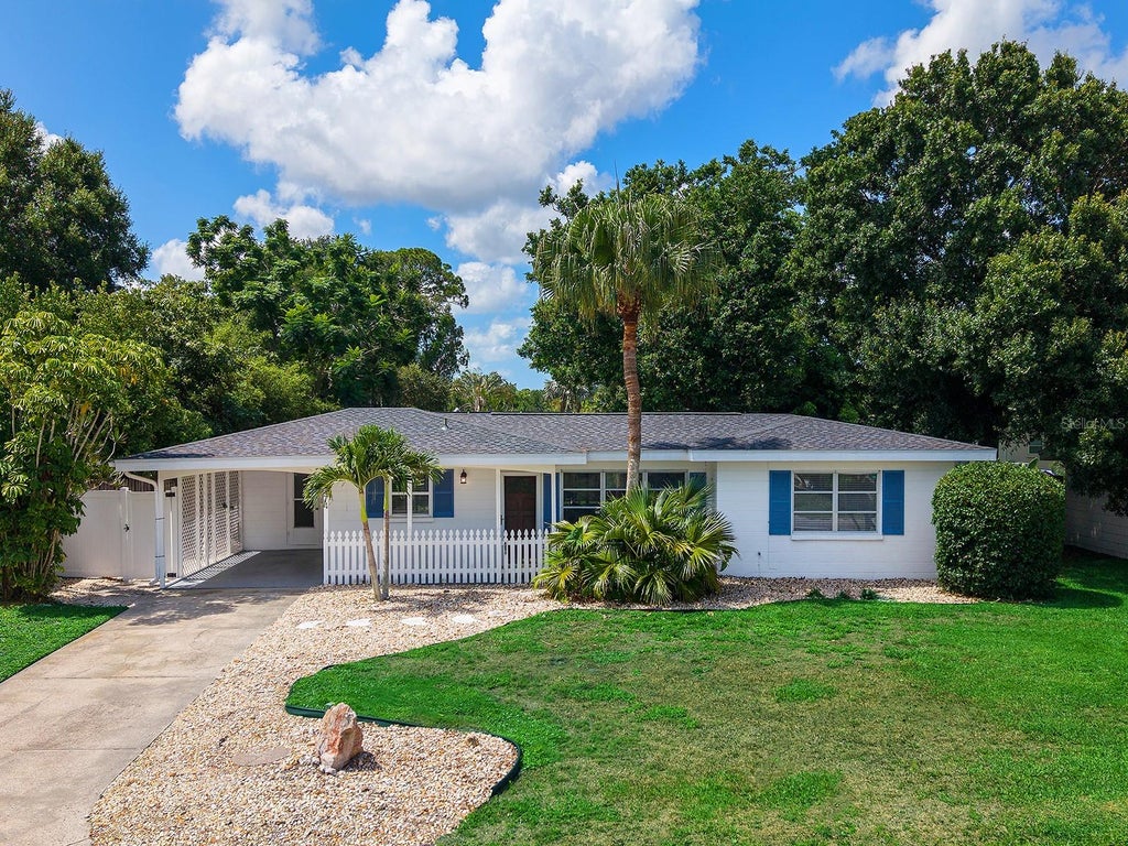 Photo of 4474 Coco Ridge Circle, Sarasota, FL 34233 (MLS # A4701108)