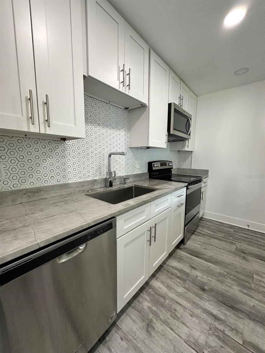 QUAIL HOLLOW/RIO PINAR - Residential Lease