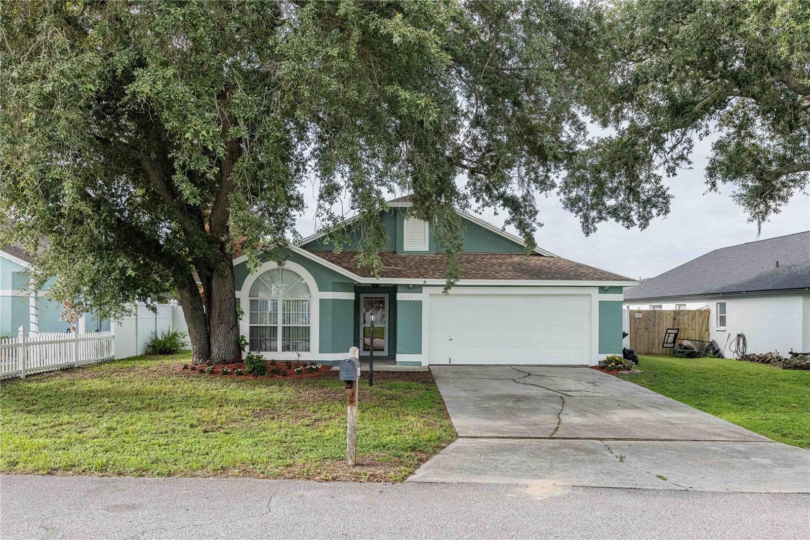 1695 LAKESIDE DRIVE