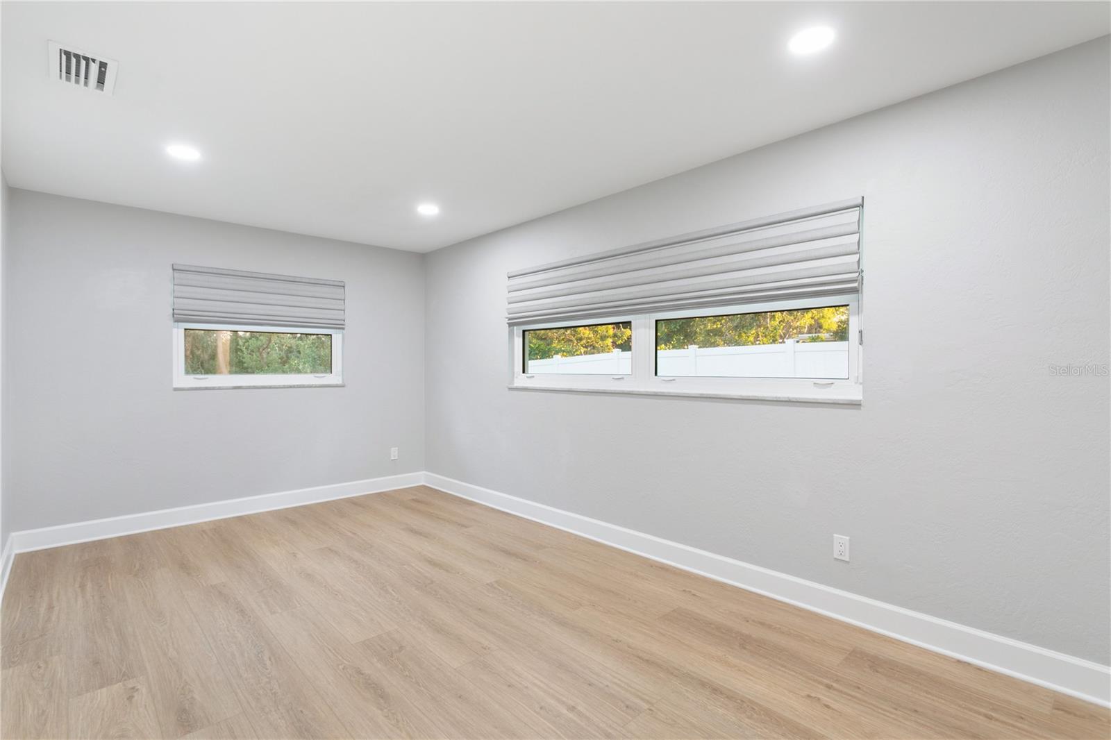 SNELL ISLES ESTATES - Residential