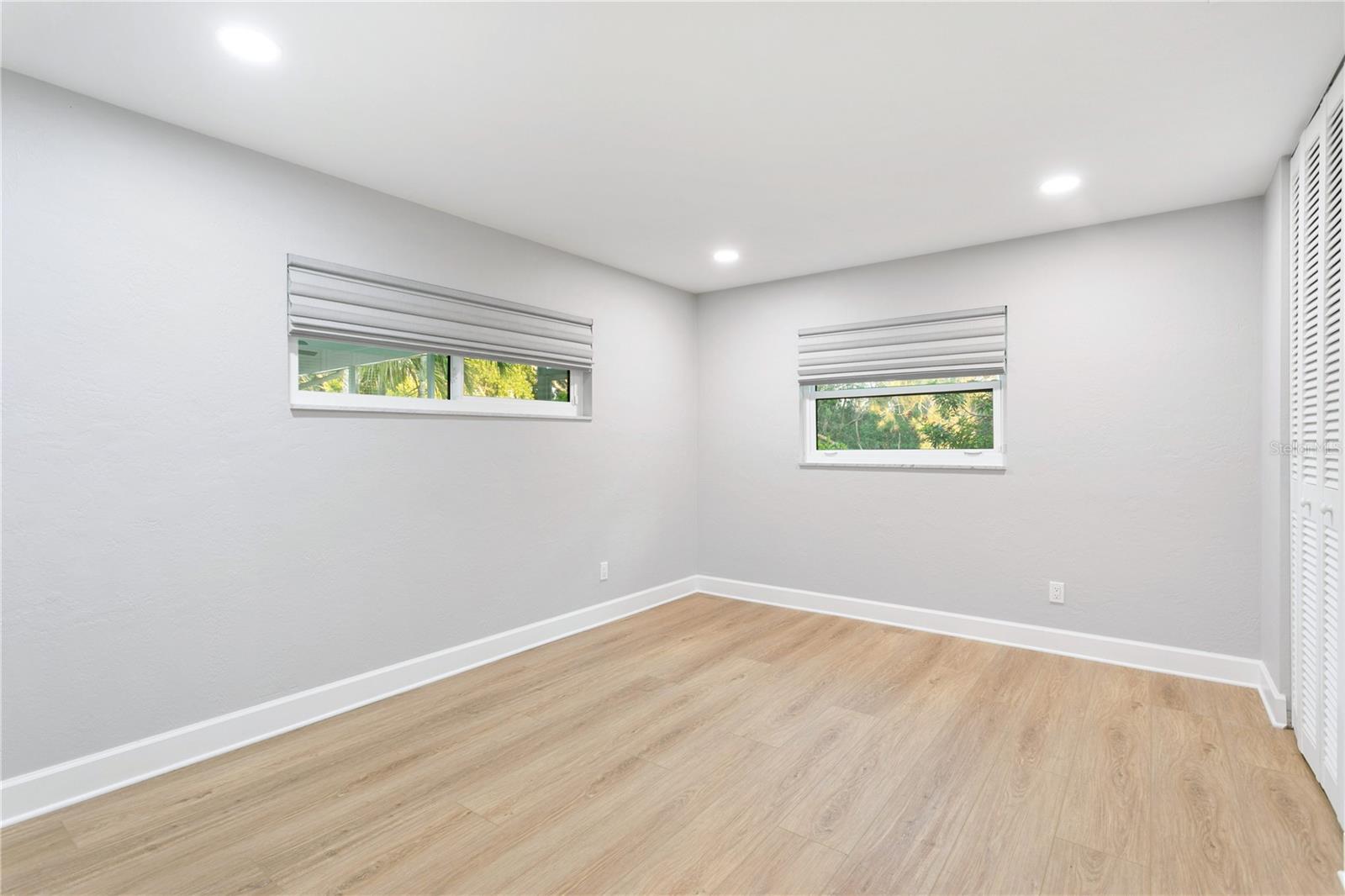 SNELL ISLES ESTATES - Residential