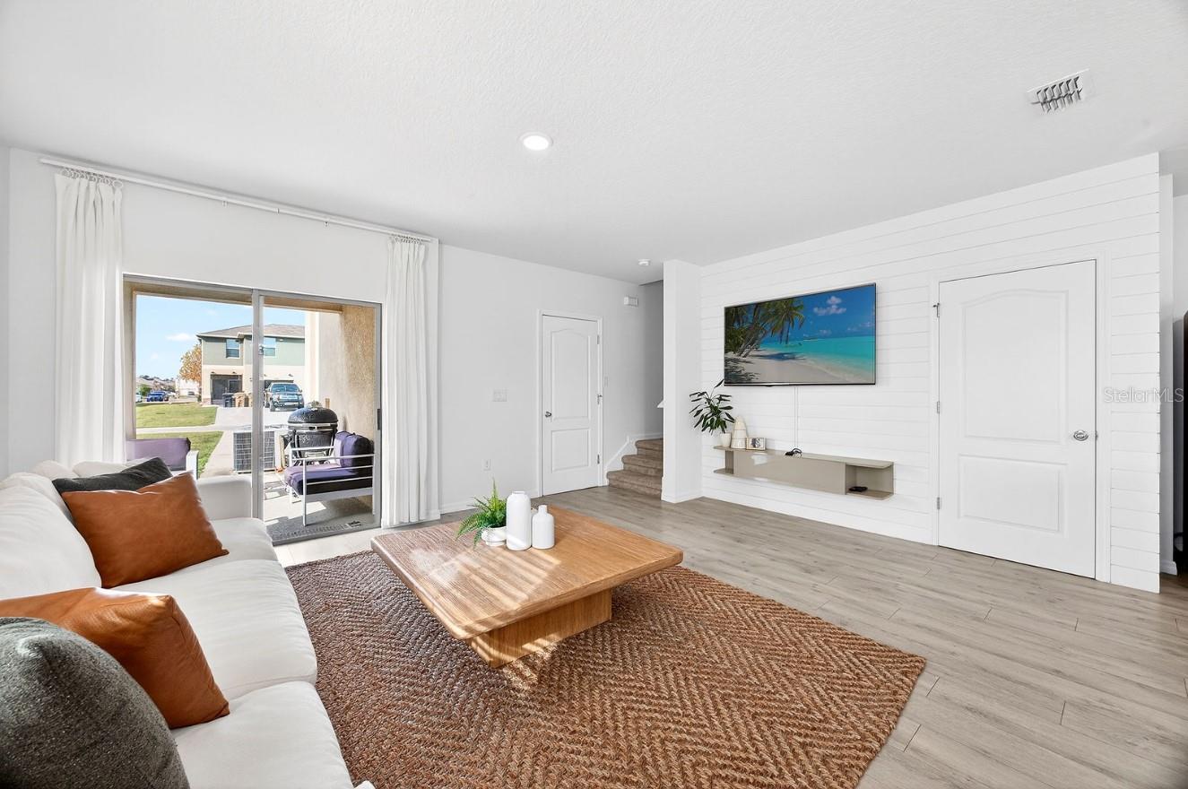 KINDRED PH 1E - Residential Lease