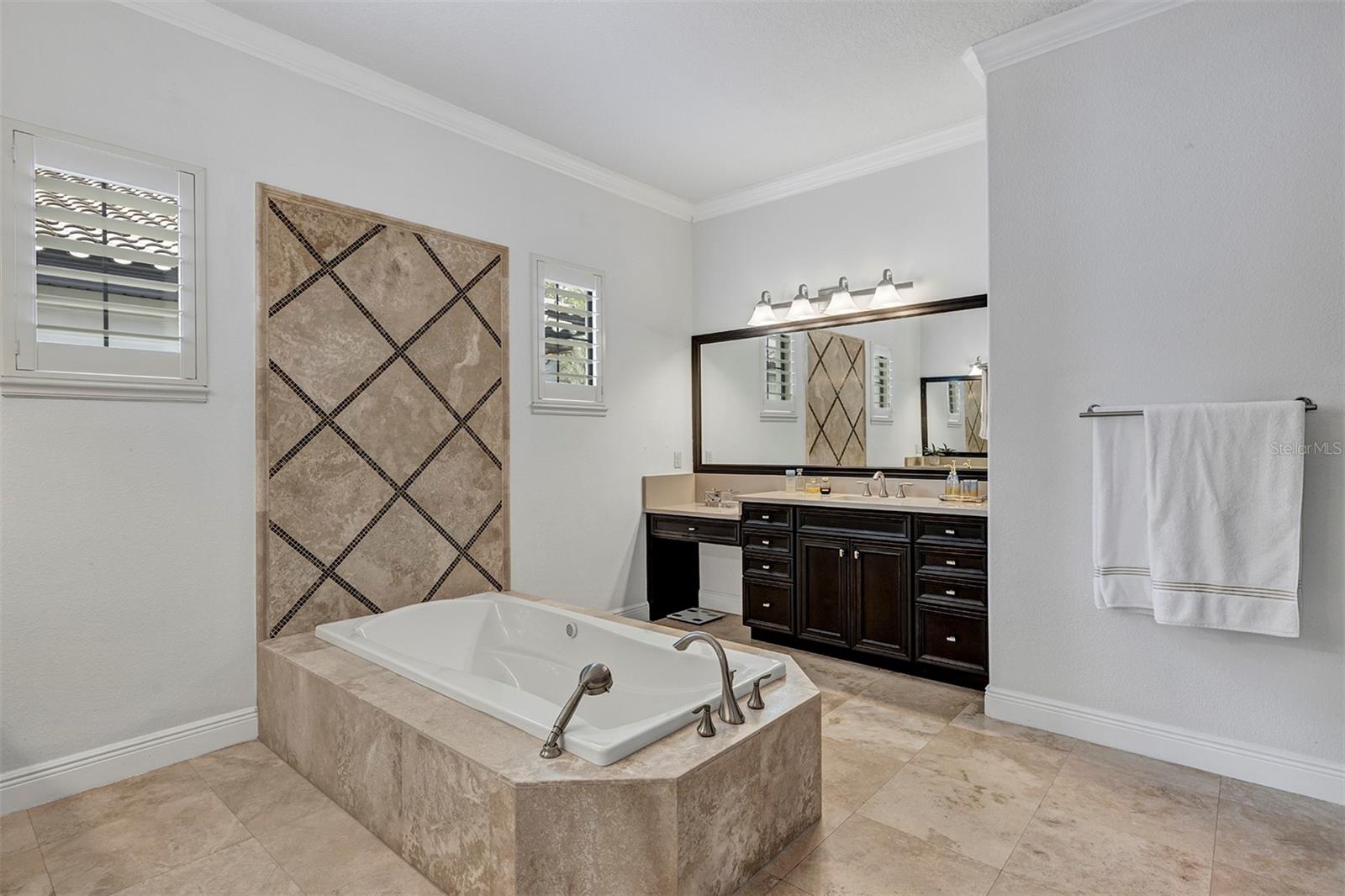 WATERSTONE - Residential