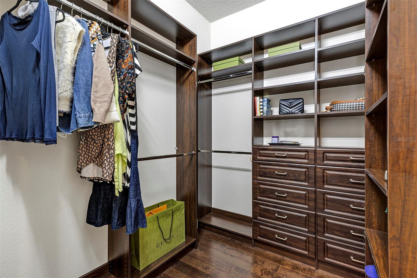 WATERSTONE - Residential