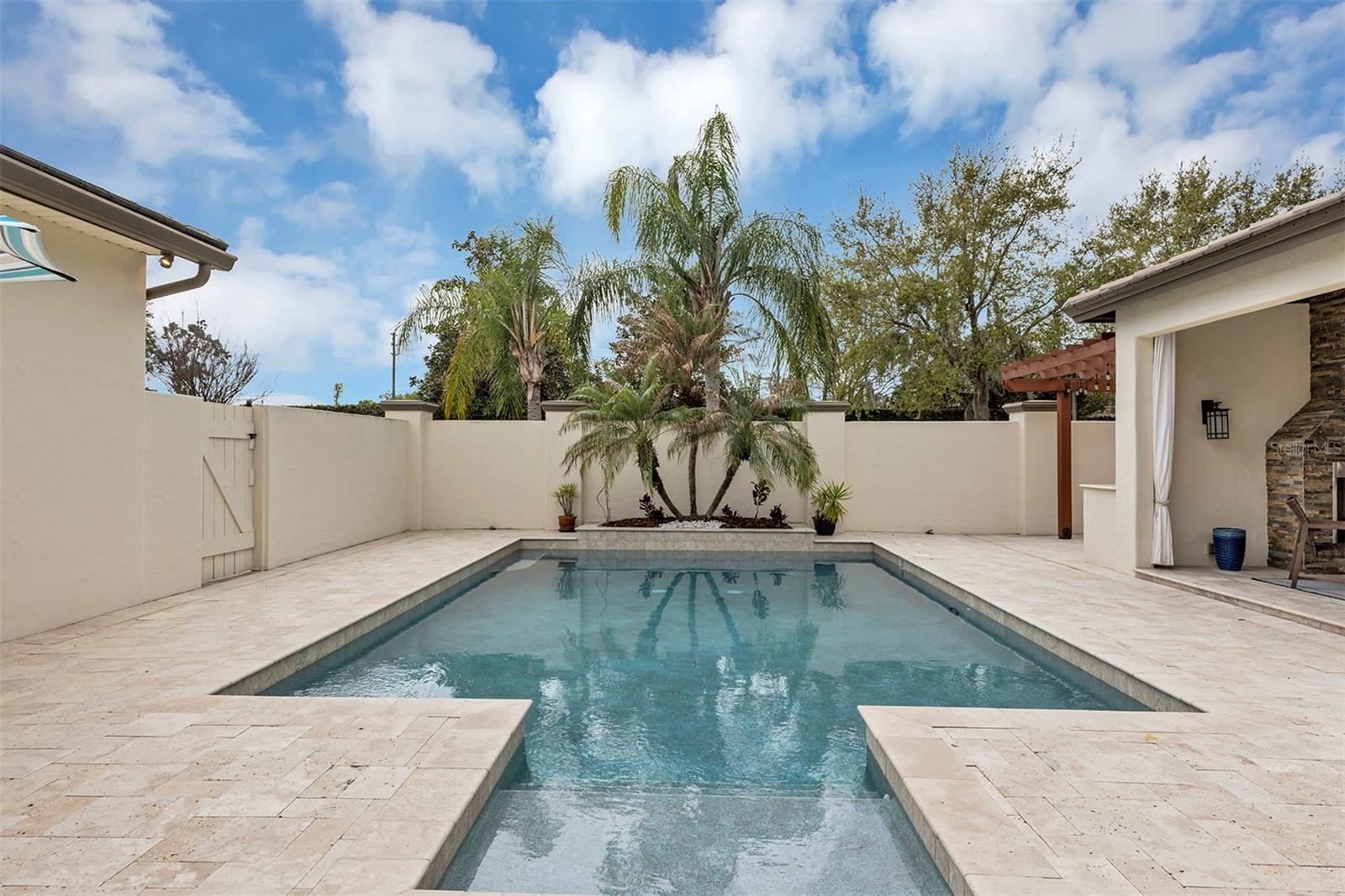 WATERSTONE - Residential