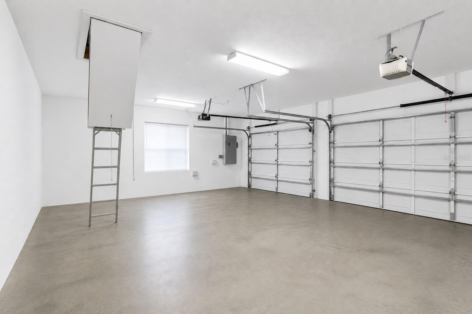 HENDERSONS TAMPA HEIGHTS - Commercial Sale