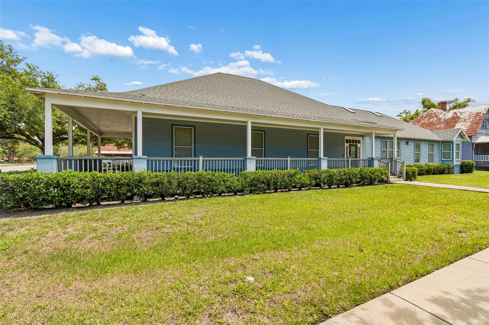 HENDERSONS TAMPA HEIGHTS - Commercial Sale