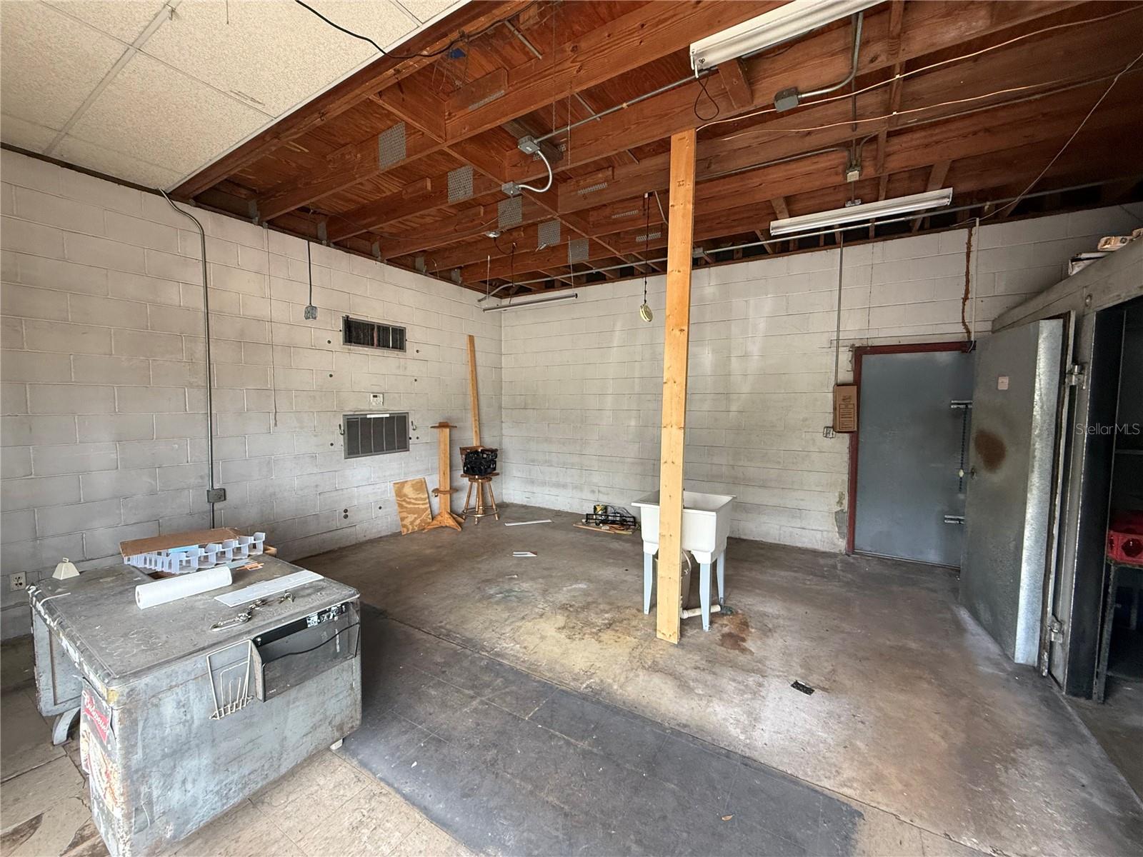 SILVER TER - Commercial Lease
