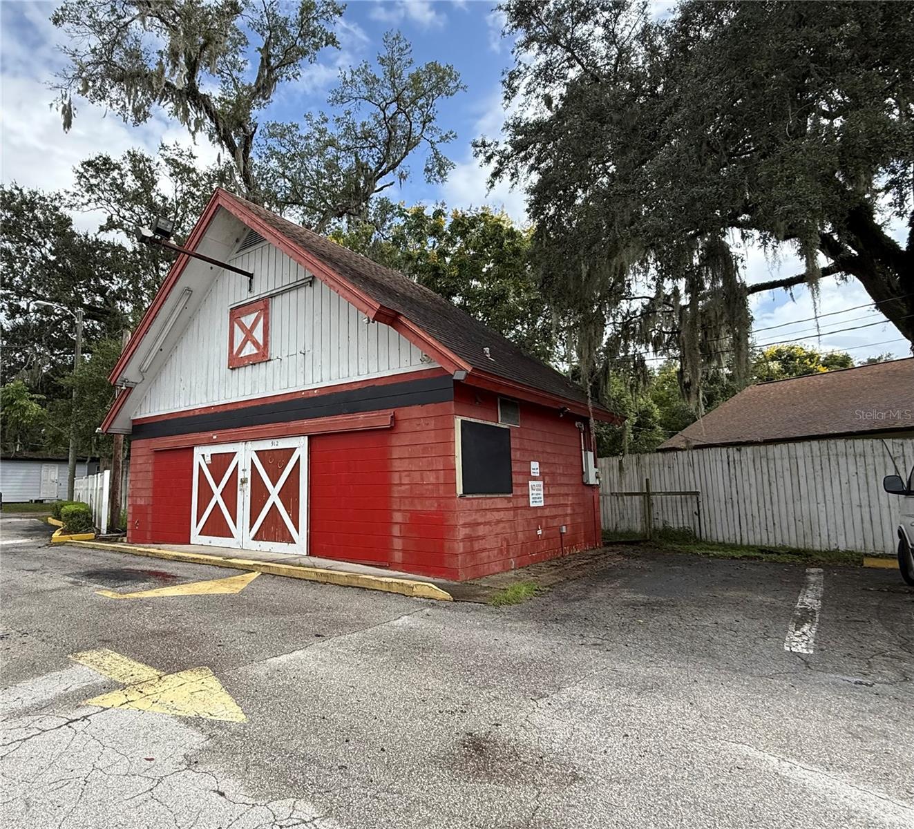 SILVER TER - Commercial Lease