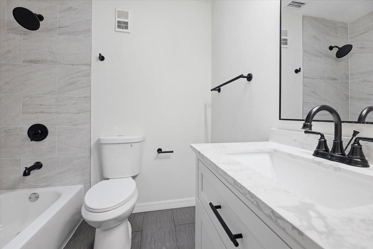 THATCHERS LANDING CONDO 03 - Residential