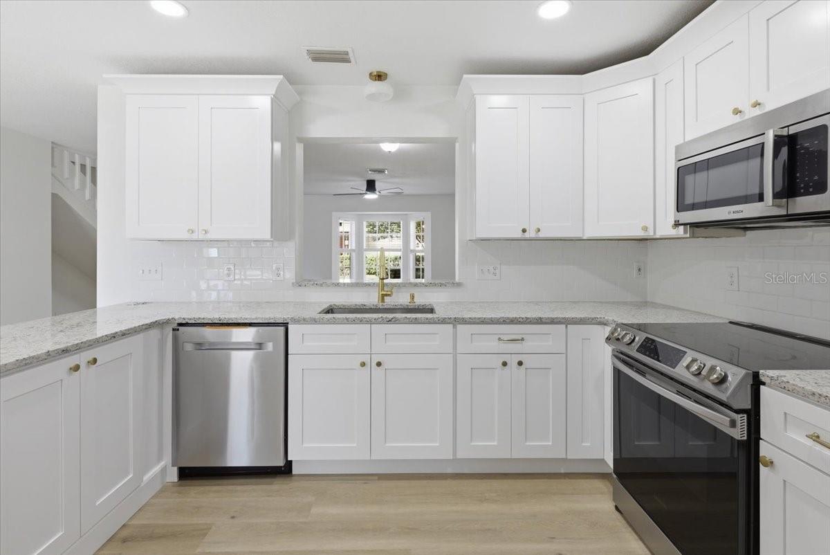 THATCHERS LANDING CONDO 03 - Residential