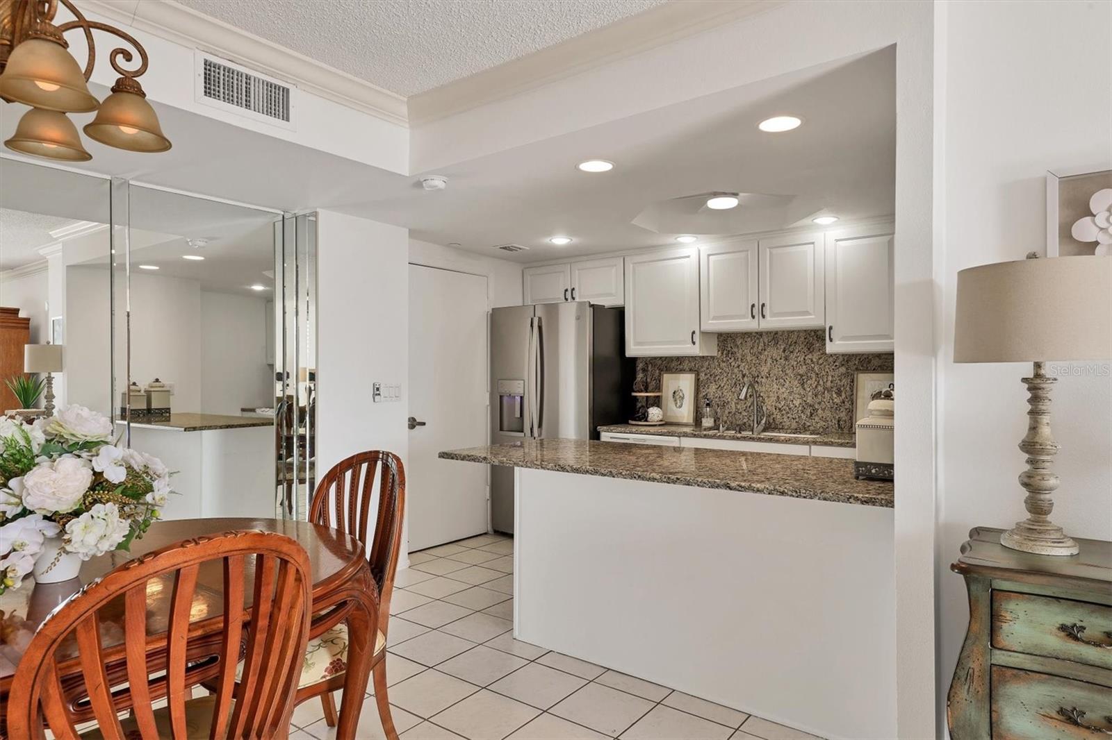 LIDO BEACH CLUB - Residential