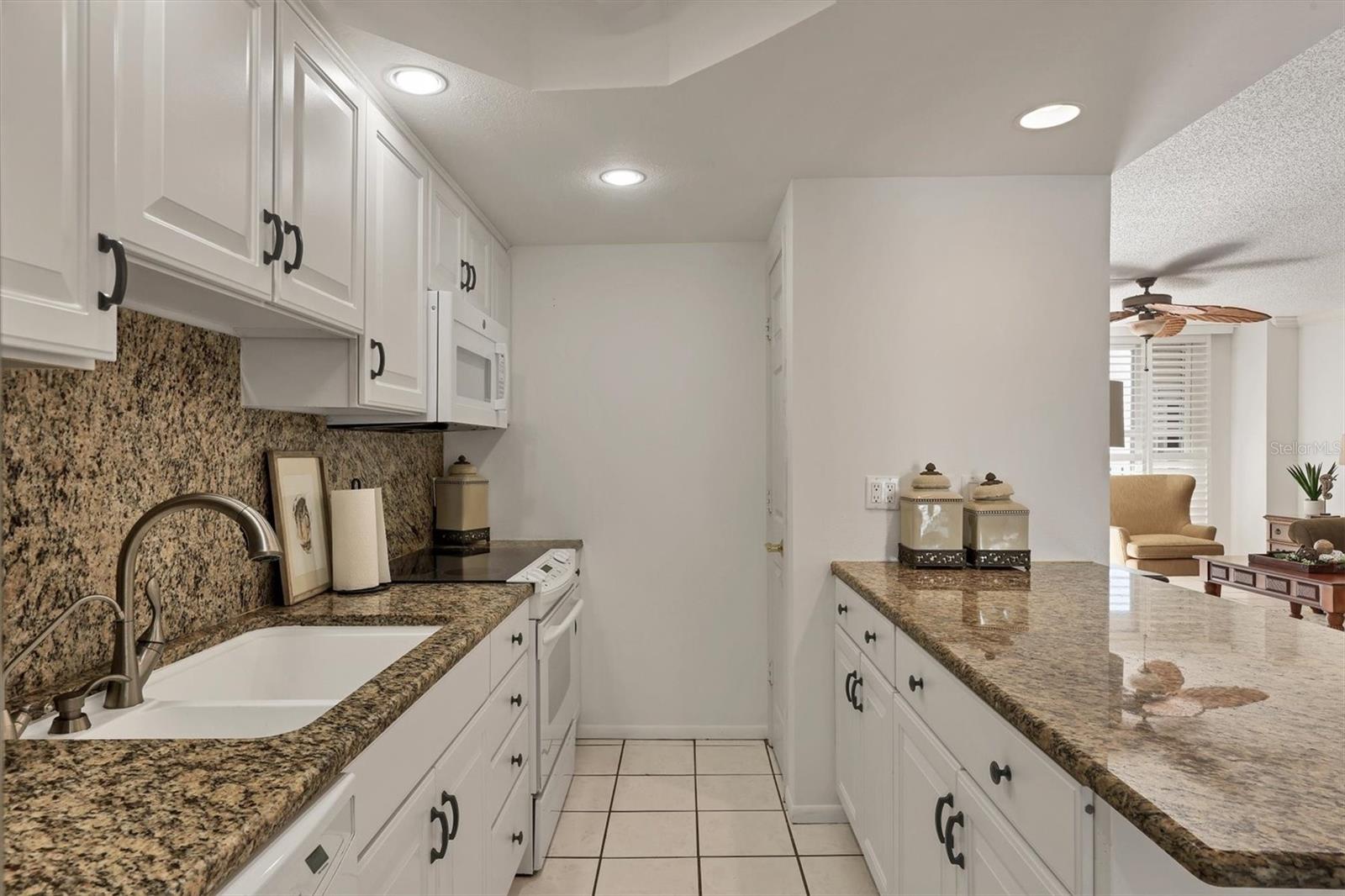 LIDO BEACH CLUB - Residential