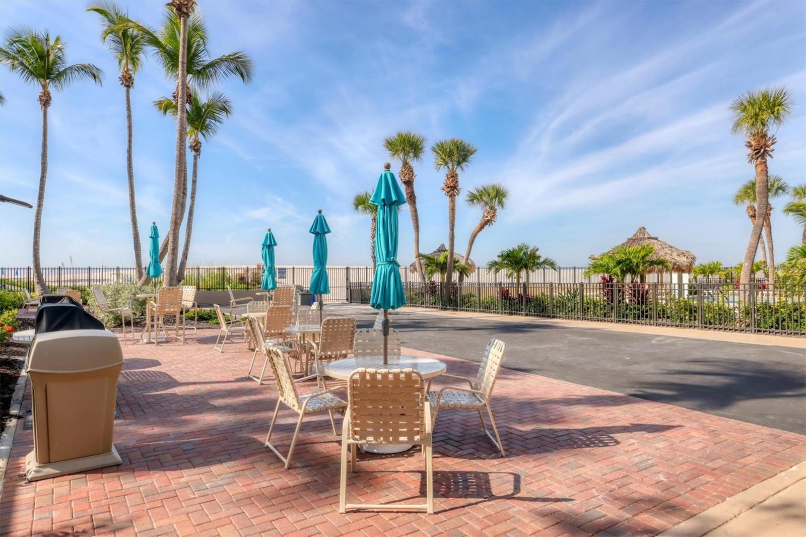 LIDO BEACH CLUB - Residential