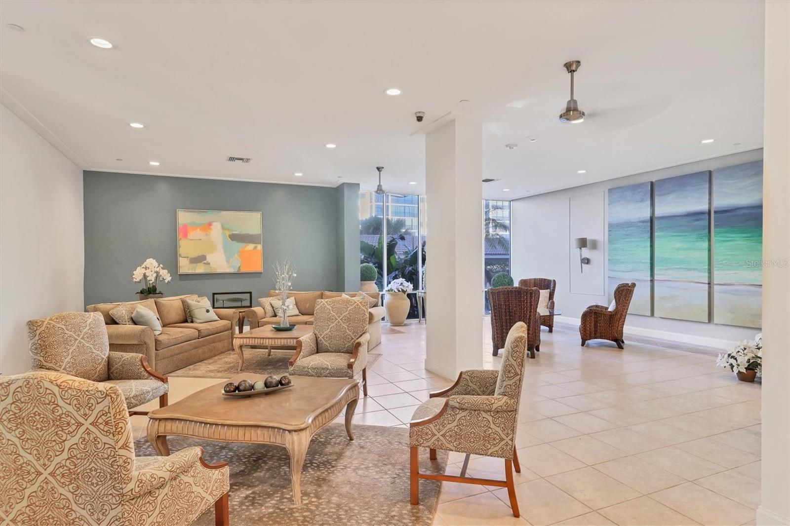 LIDO BEACH CLUB - Residential