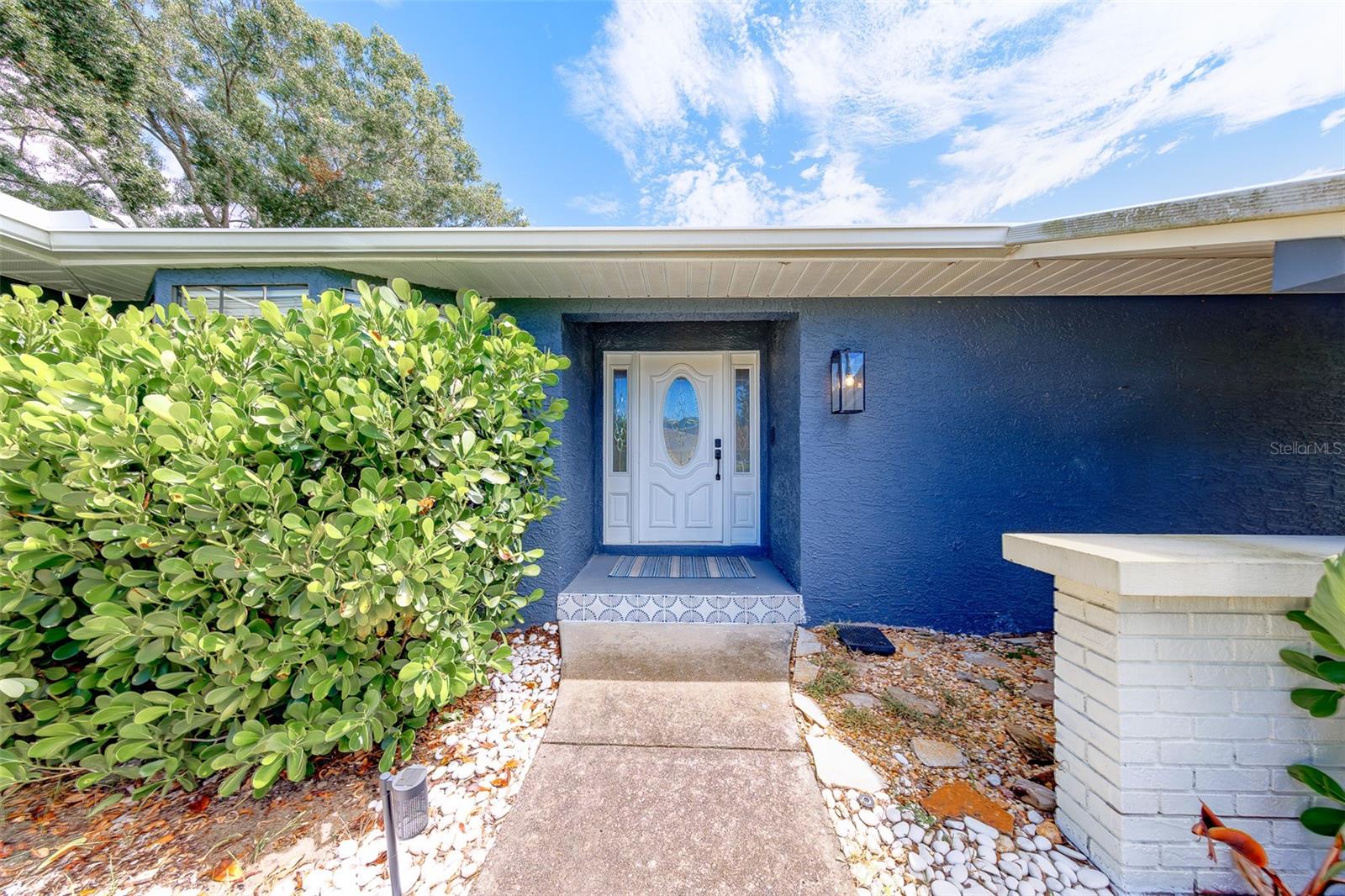 2709 WINDING WAY