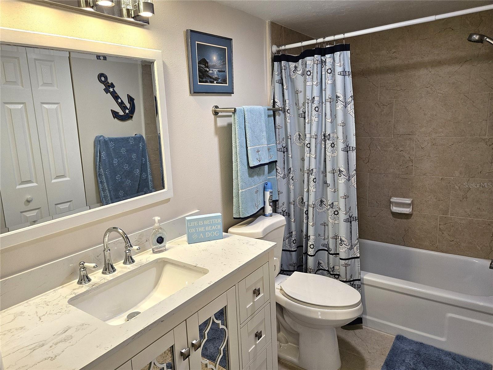 LAS PALMAS - Residential Lease