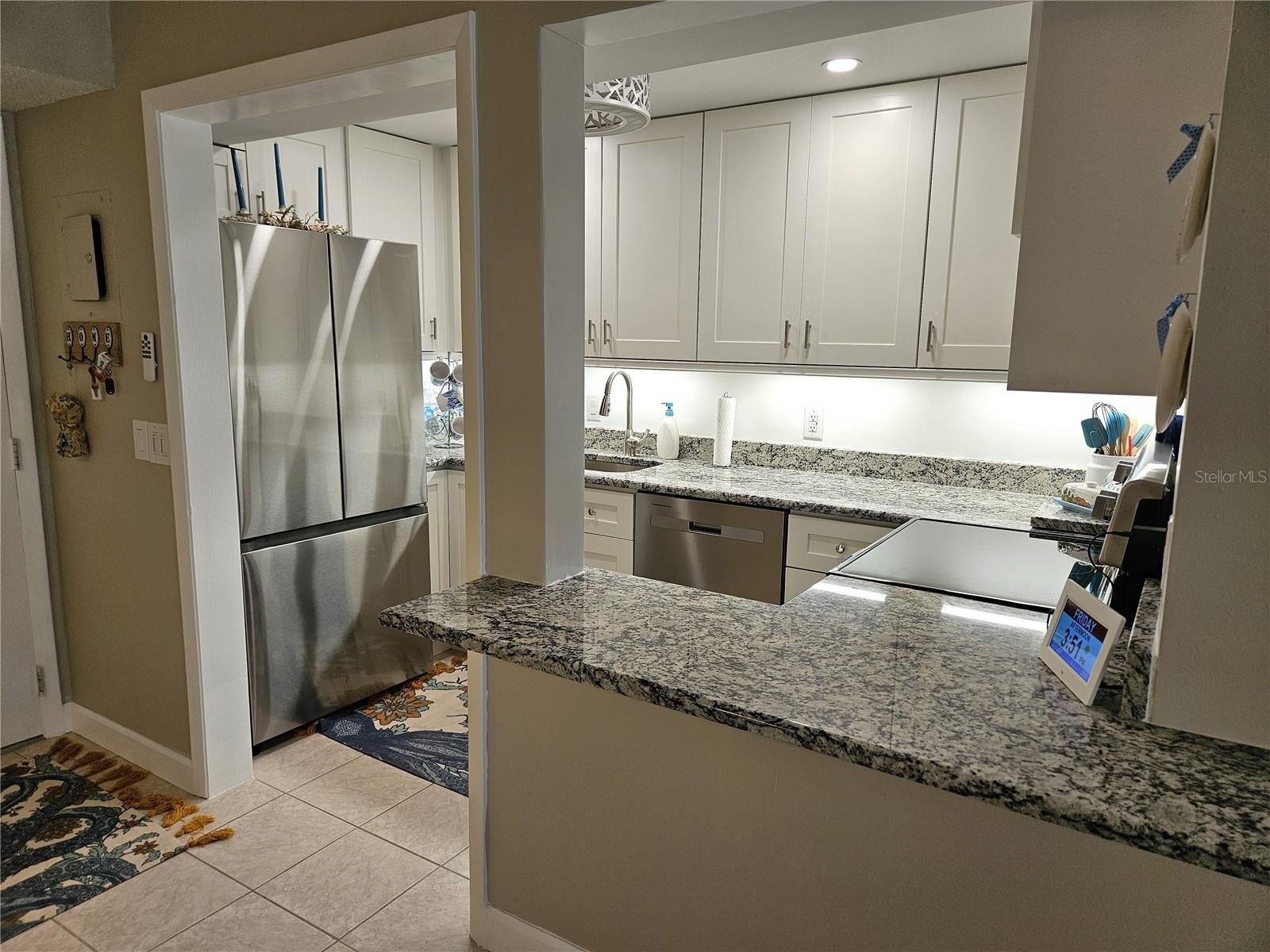LAS PALMAS - Residential Lease