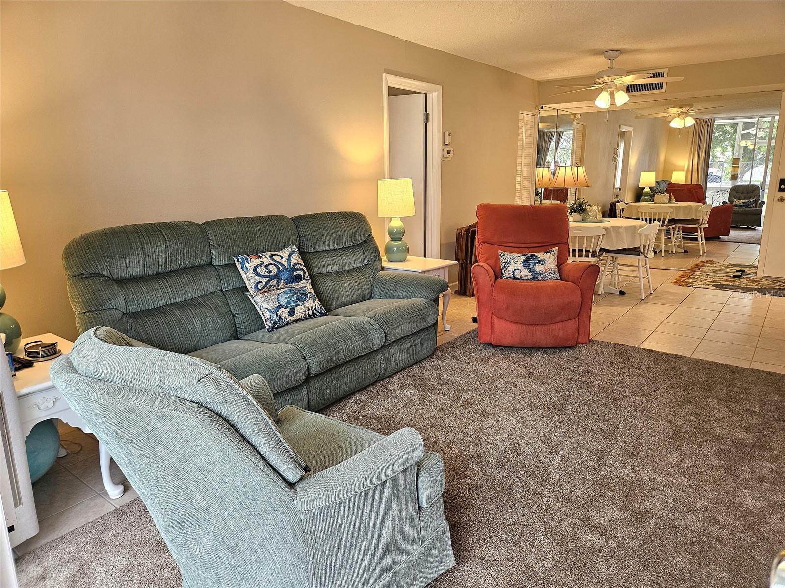 LAS PALMAS - Residential Lease