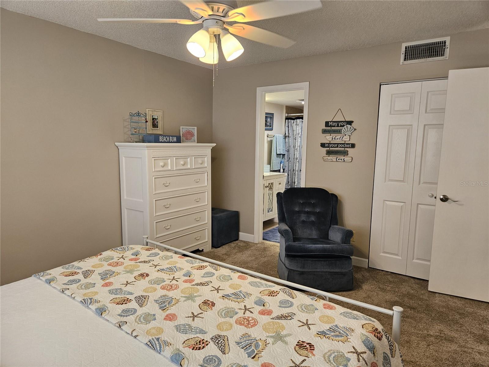 LAS PALMAS - Residential Lease