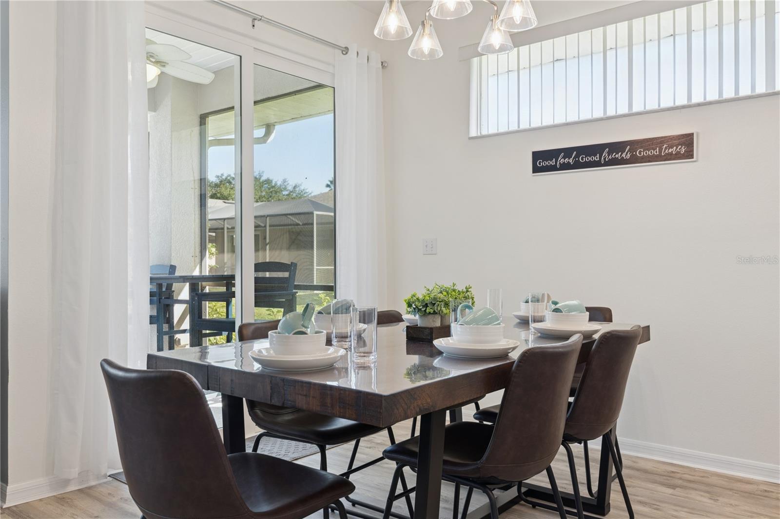 SUNSET LAKES PH 1 - Residential