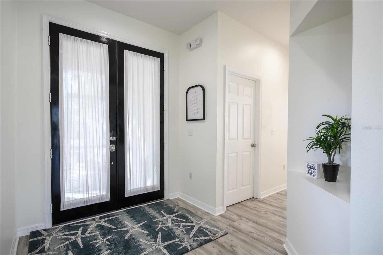 SUNSET LAKES PH 1 - Residential