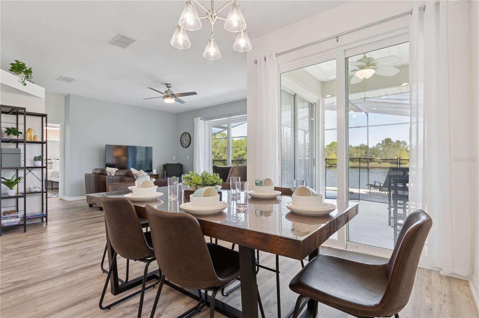 SUNSET LAKES PH 1 - Residential