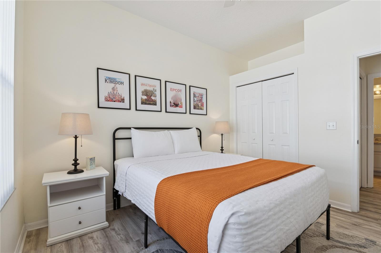 SUNSET LAKES PH 1 - Residential