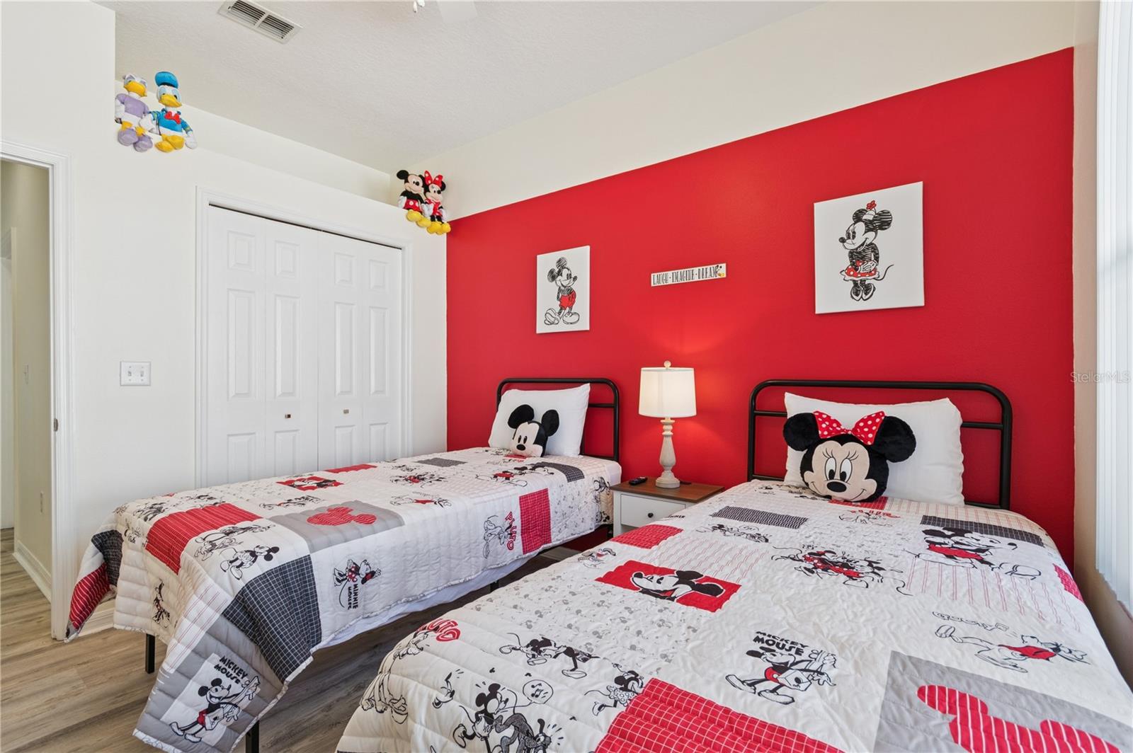 SUNSET LAKES PH 1 - Residential