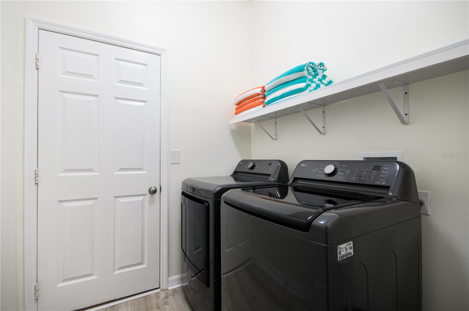 SUNSET LAKES PH 1 - Residential