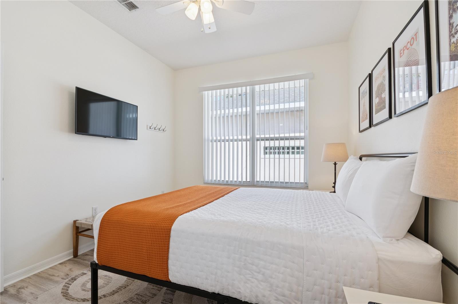 SUNSET LAKES PH 1 - Residential