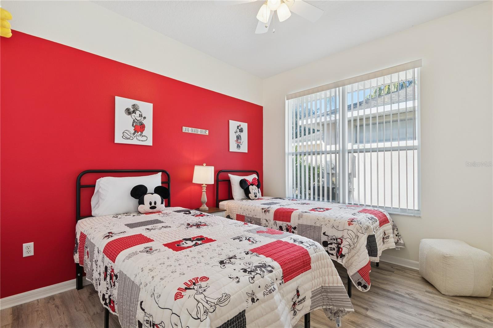 SUNSET LAKES PH 1 - Residential