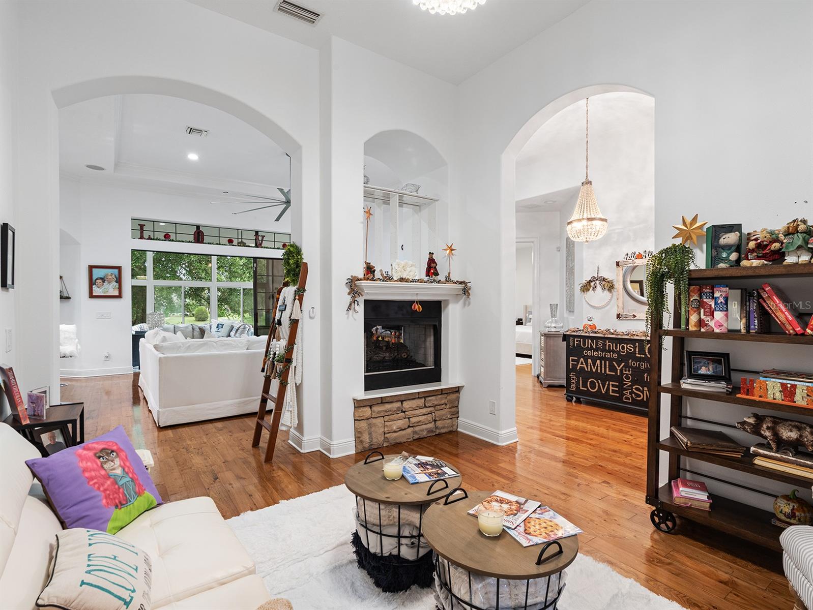 HARBOR HILLS UNIT 01 - Residential