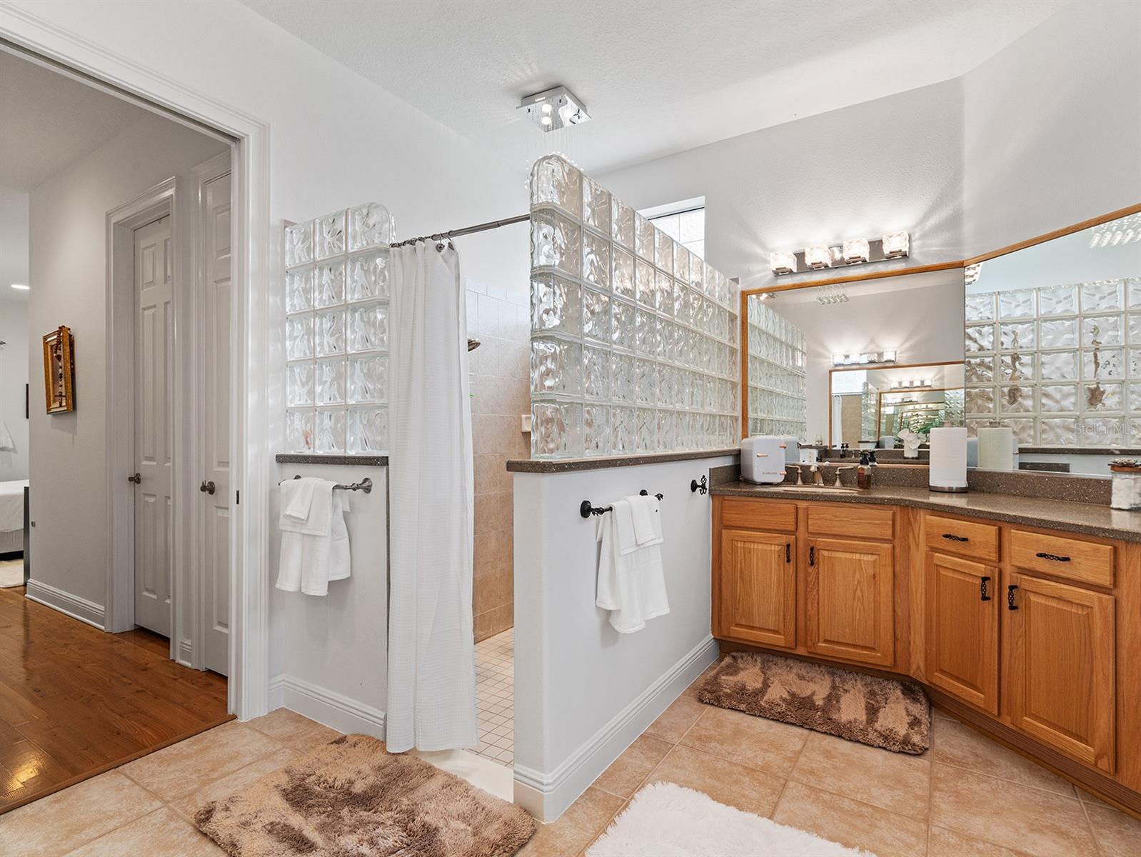 HARBOR HILLS UNIT 01 - Residential