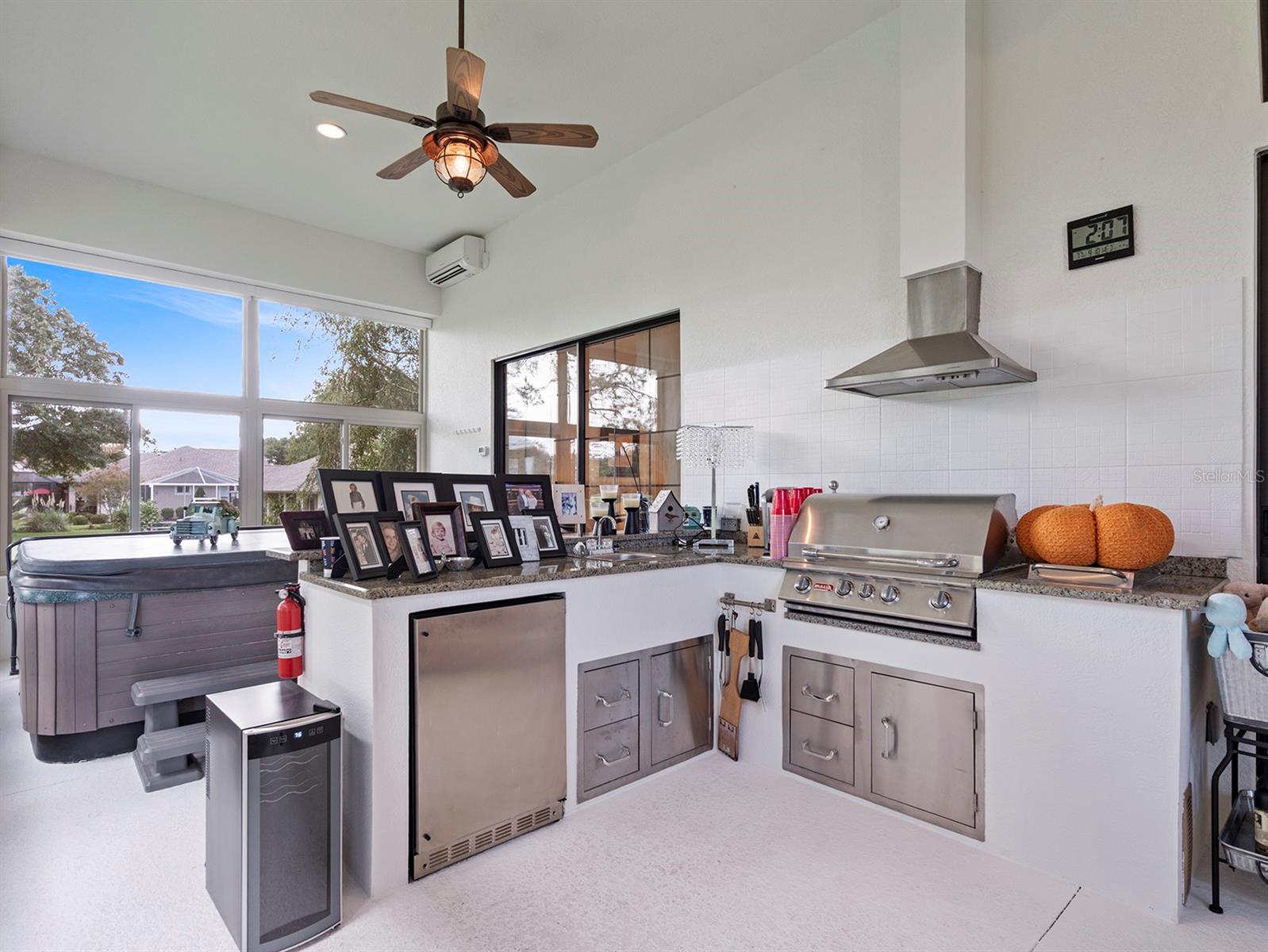HARBOR HILLS UNIT 01 - Residential