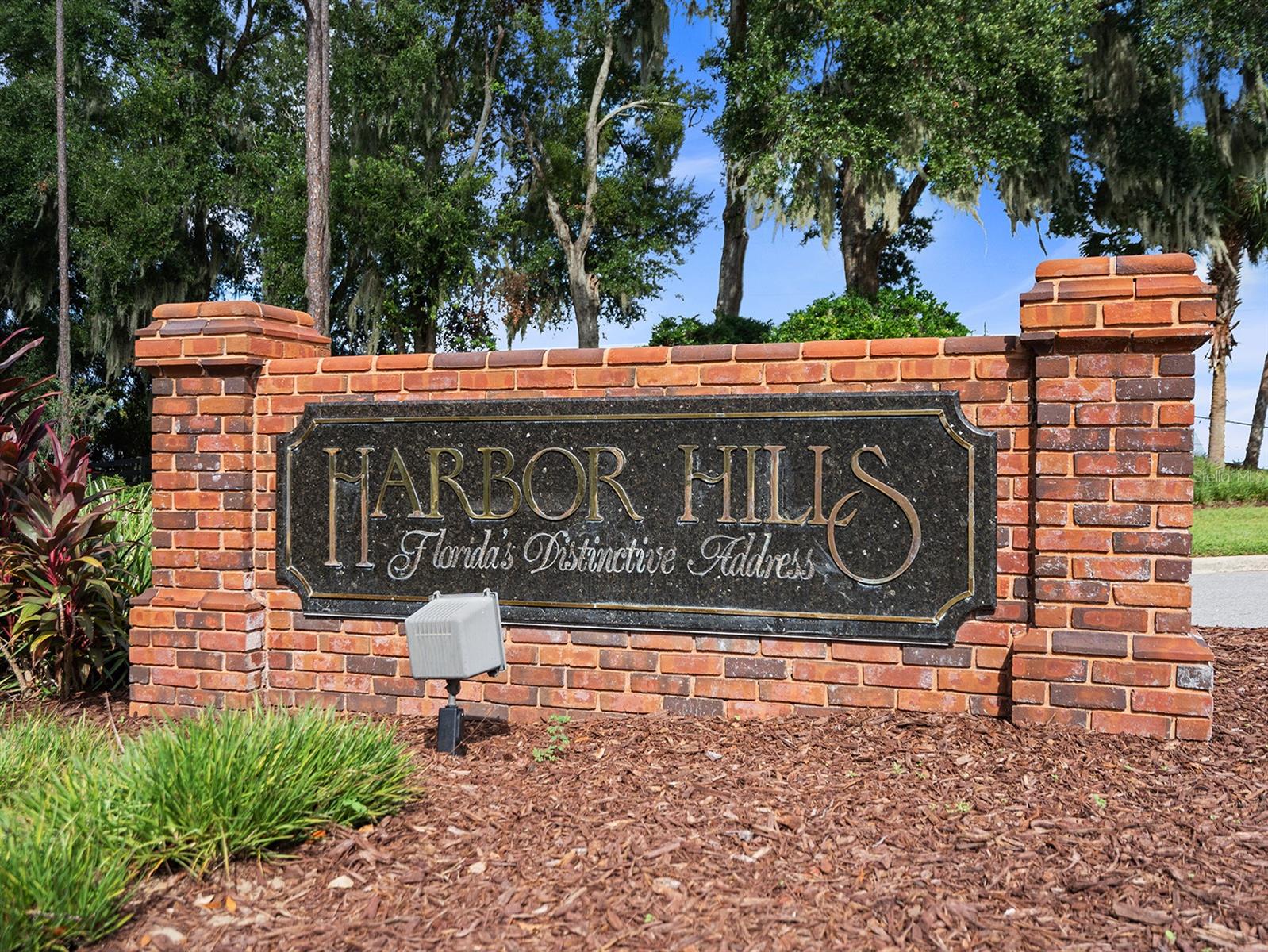 HARBOR HILLS UNIT 01 - Residential