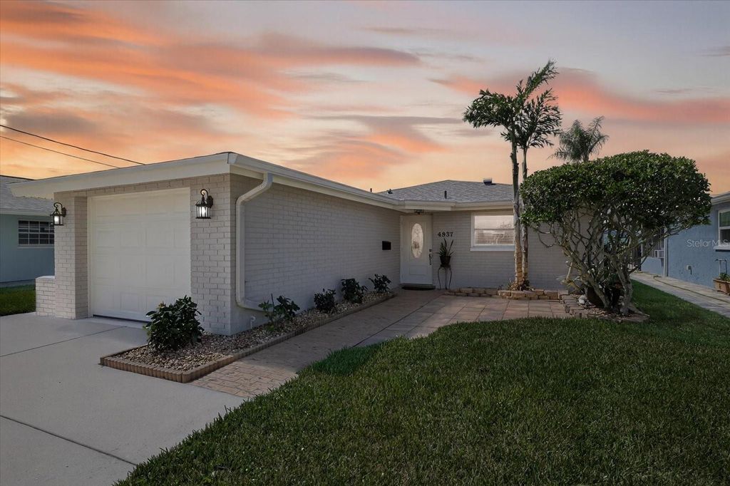 Photo of 4937 Blue Heron Drive, New Port Richey, FL 34652 (MLS # W7879505)