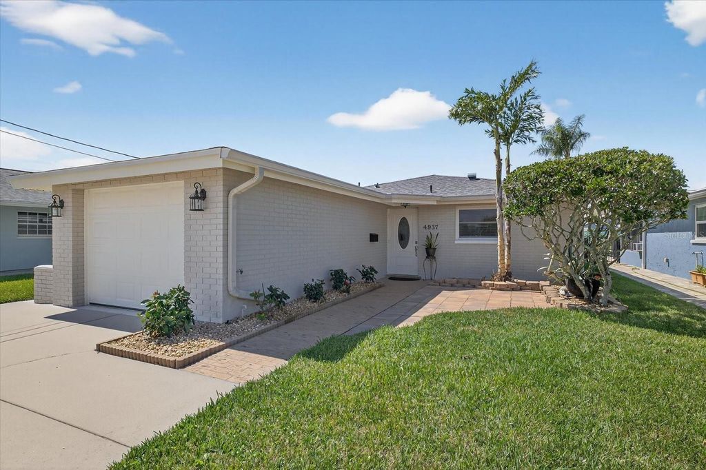 Photo of 4937 Blue Heron Drive, New Port Richey, FL 34652 (MLS # W7879505)