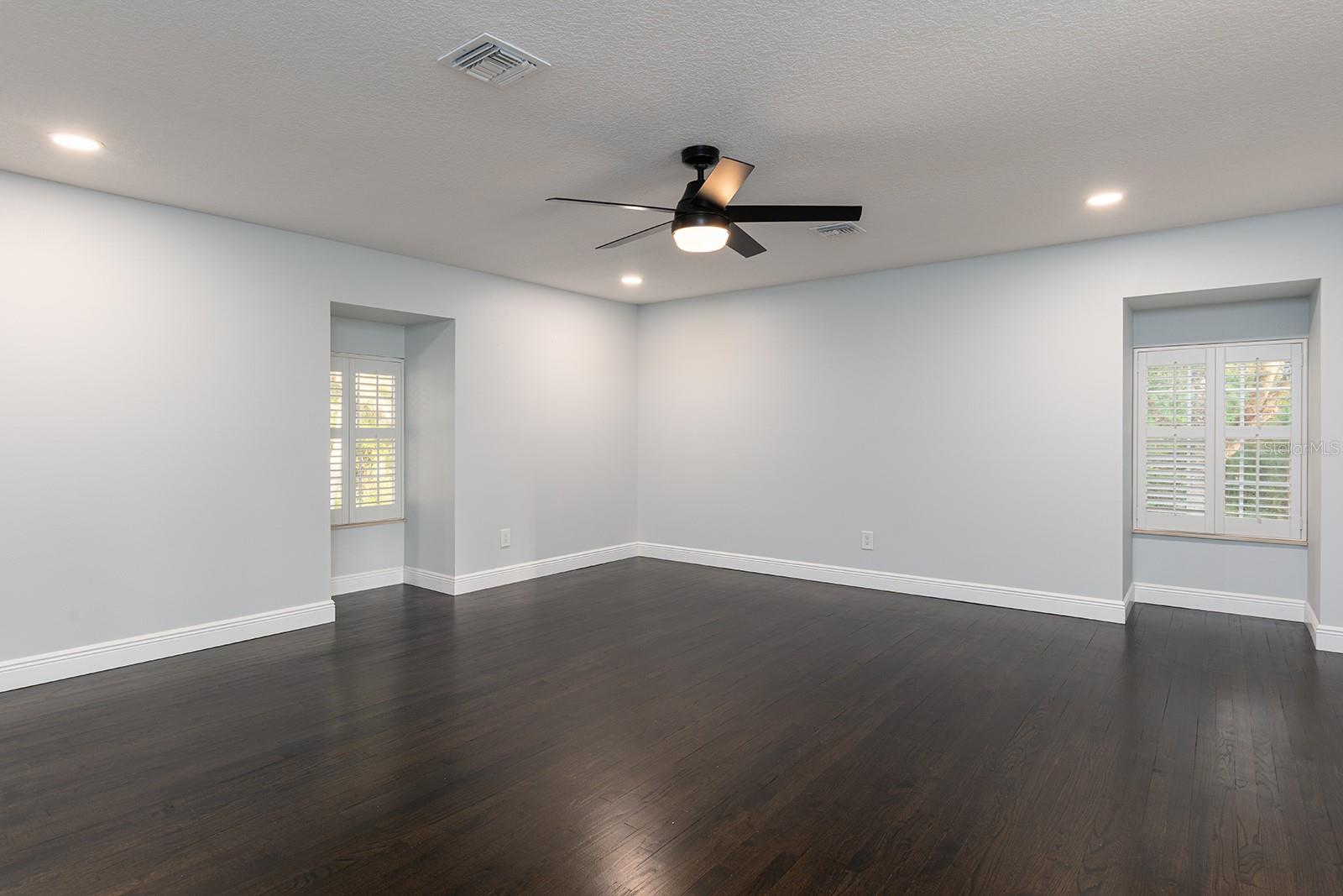 SANFORDS SUBSTANTIAL FARMS - Residential