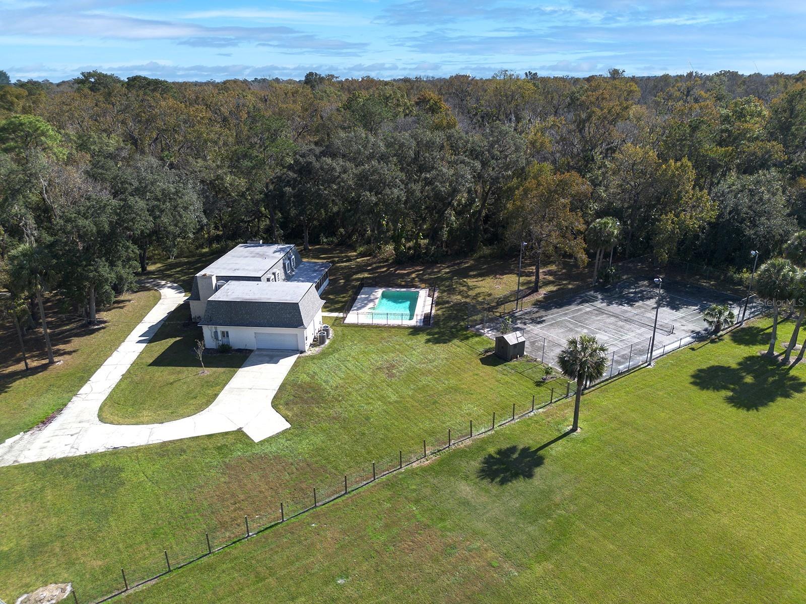 SANFORDS SUBSTANTIAL FARMS - Residential