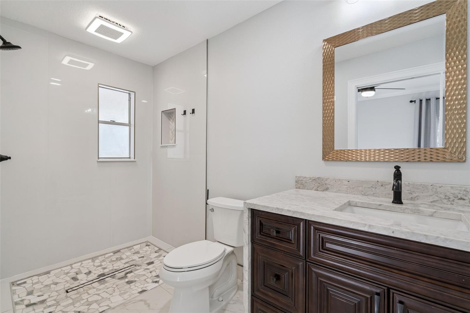 SANFORDS SUBSTANTIAL FARMS - Residential