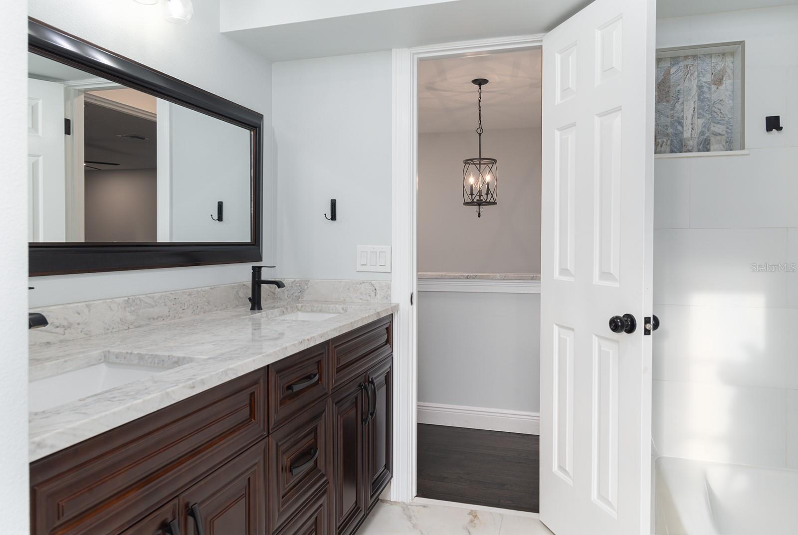 SANFORDS SUBSTANTIAL FARMS - Residential