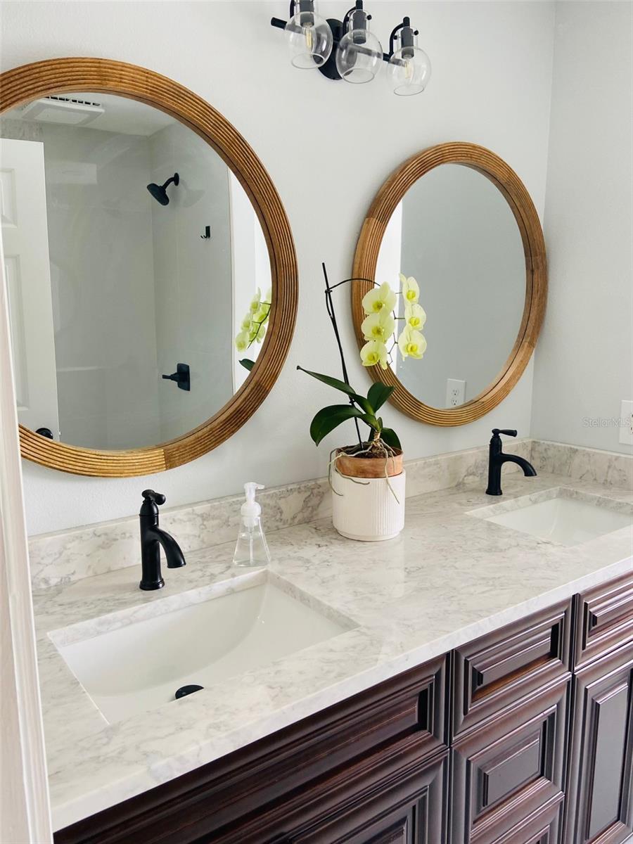 SANFORDS SUBSTANTIAL FARMS - Residential