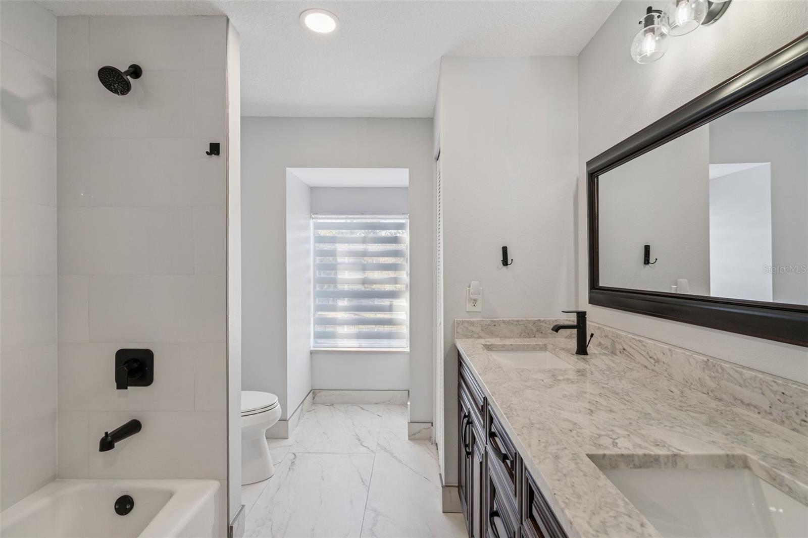 SANFORDS SUBSTANTIAL FARMS - Residential