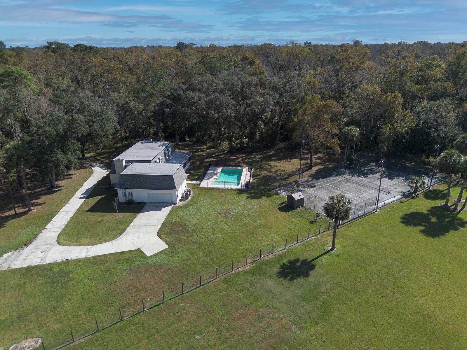 SANFORDS SUBSTANTIAL FARMS - Residential